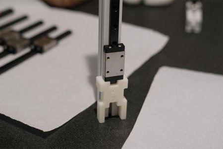 micron-12-z-rail-3-use-jig-against-flat-surface.jpg
