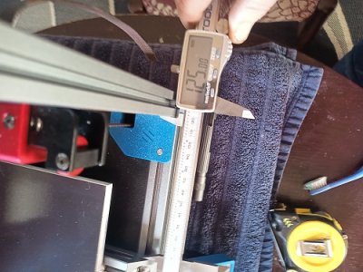 Bed mounting extrusions right side front corner.jpg